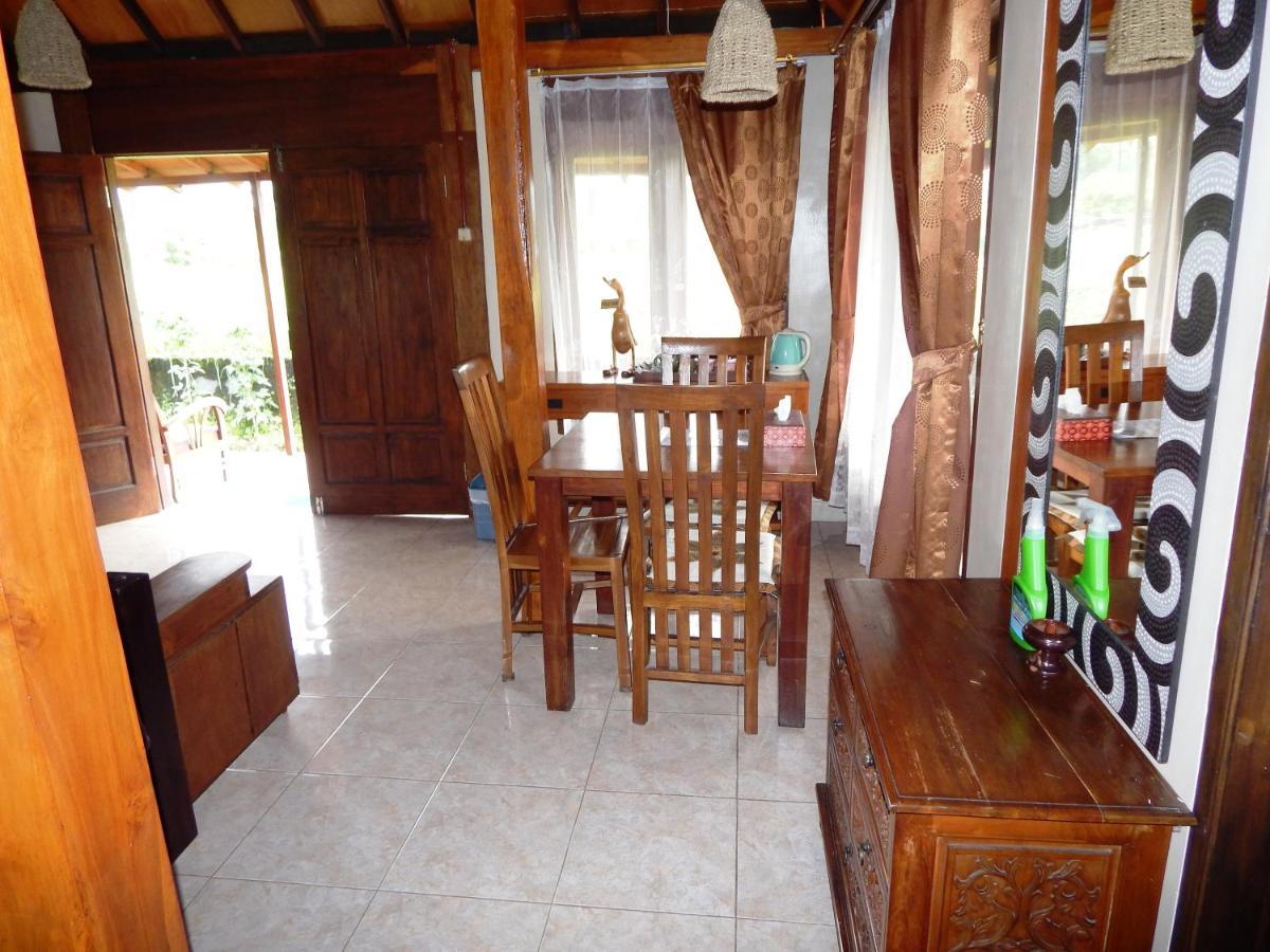 Alamanda Family Villas, Pool & Local Tours Джок'якарта Екстер'єр фото