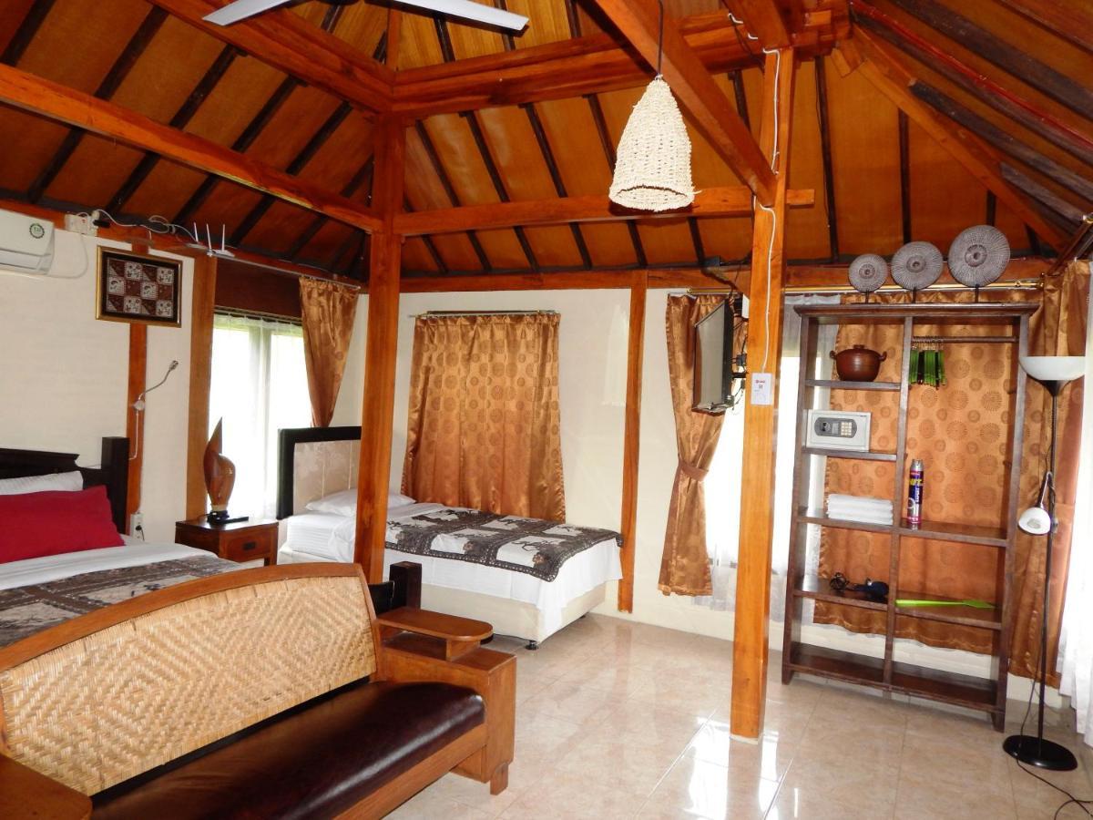 Alamanda Family Villas, Pool & Local Tours Джок'якарта Екстер'єр фото