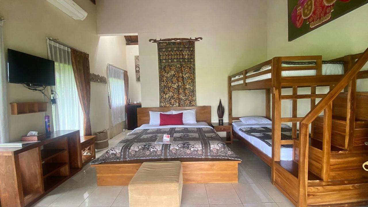 Alamanda Family Villas, Pool & Local Tours Джок'якарта Екстер'єр фото