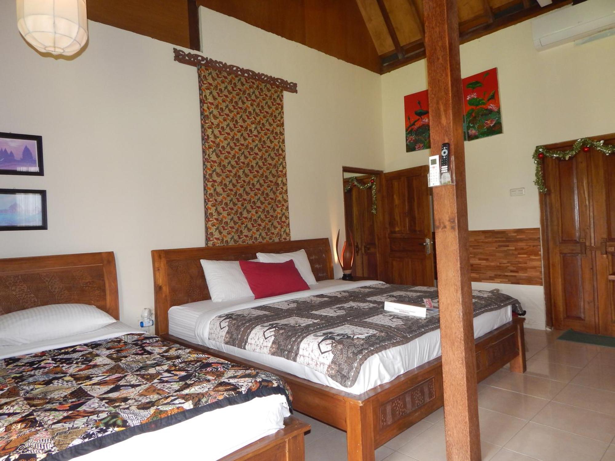 Alamanda Family Villas, Pool & Local Tours Джок'якарта Екстер'єр фото