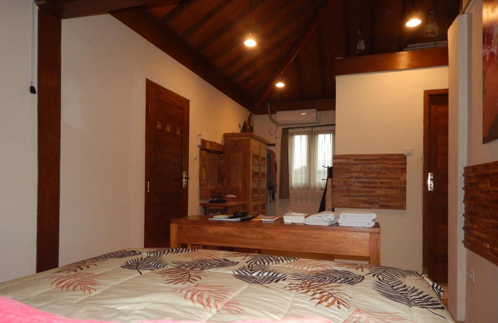 Alamanda Family Villas, Pool & Local Tours Джок'якарта Екстер'єр фото