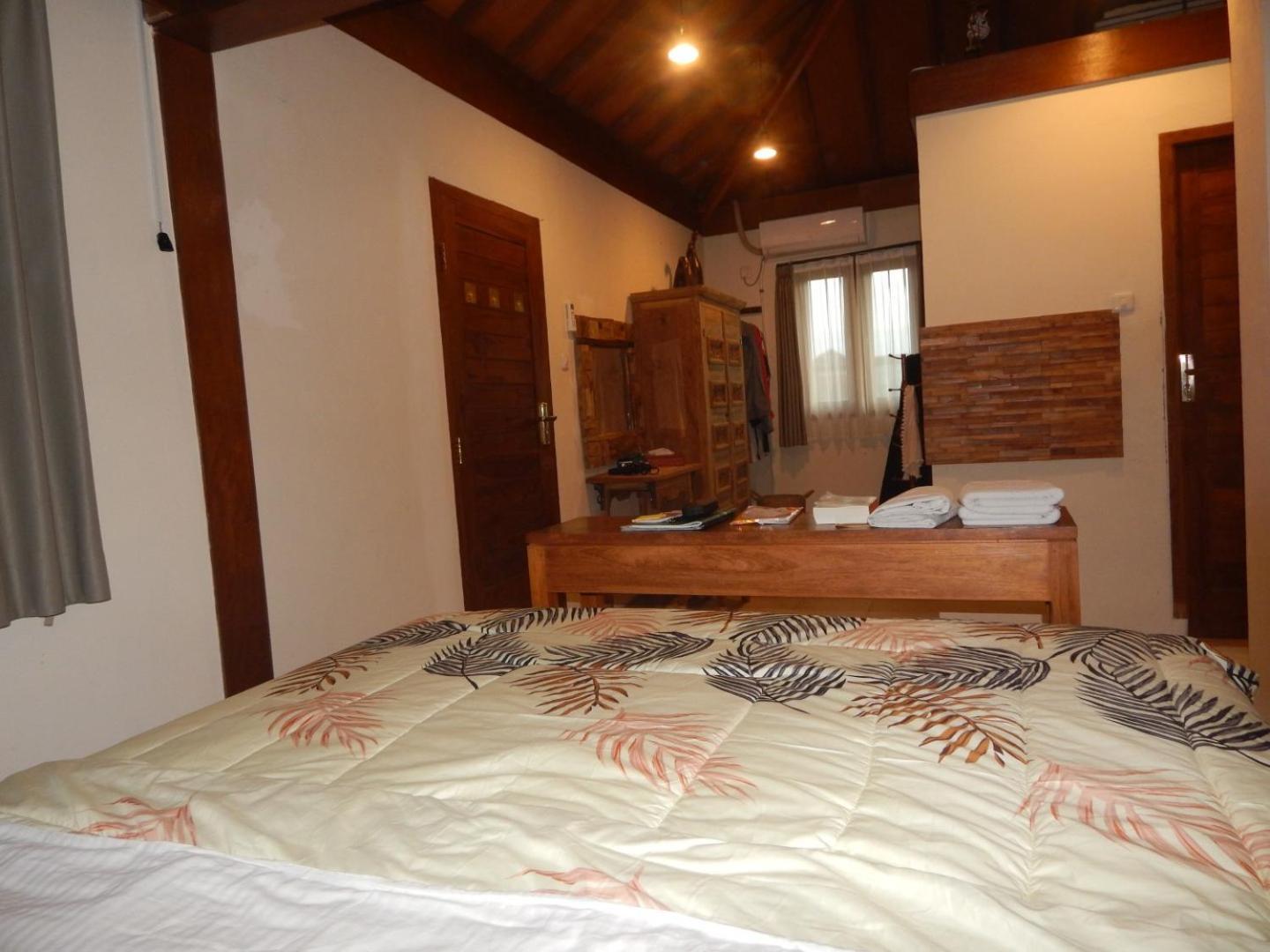Alamanda Family Villas, Pool & Local Tours Джок'якарта Екстер'єр фото
